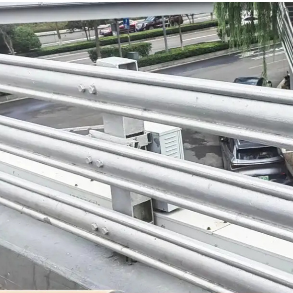 环波梁桥梁护栏
库存充足