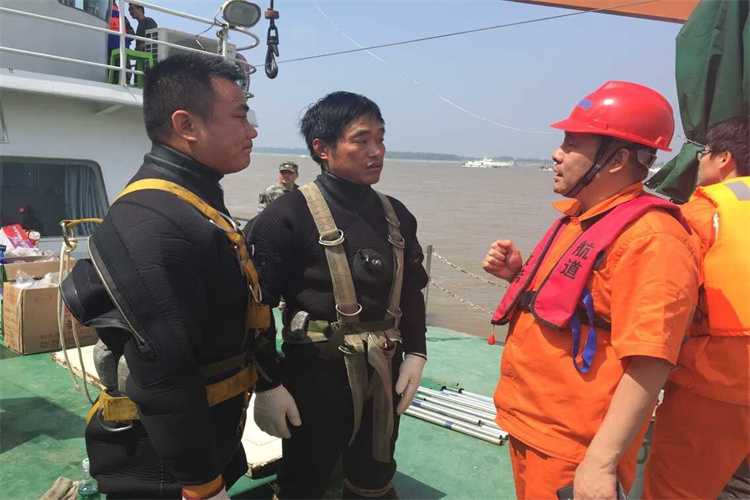 安徽定制潜水员水下安装气囊封堵管道施工队伍-专业从事水下作业