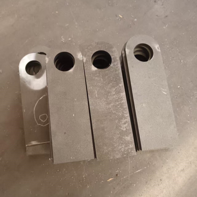 现货耐磨钢板加工切割图片