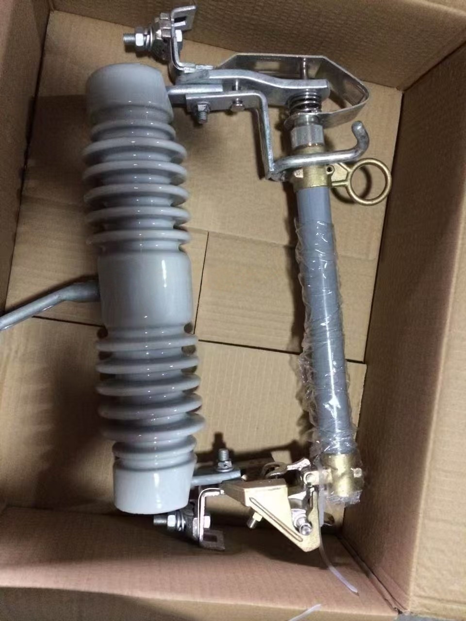賣戶外高壓交流跌落式熔斷器的廠家