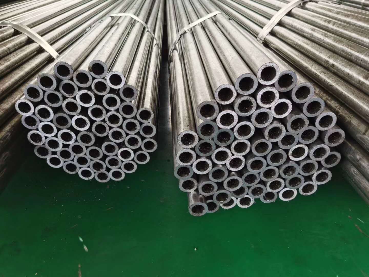 宁波专业生产厂家金丰源wb36非标缝钢管专注轴承合金钢管